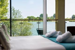 Lakeside property with spa access on a nature reserve Keel House CW23 - 1