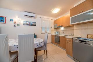 Apartments with parking space Baska, Krk - 22407 - Baška (Bescanuova) - 3