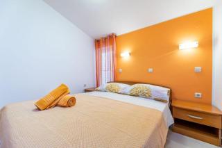Apartments with a parking space Baska, Krk - 22411 - Baška - 2