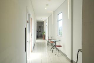 Front One Budget Hotel Tirtonadi Solo - 8