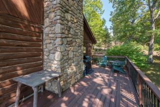 Sterling Retreat Pet Friendly, Hot Tub & Mountain Views! - Black Mountain - 7