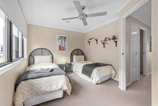 Spacious + Convenient! 3Bed/2.5Bath/1Car~Townhouse - 5