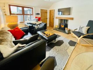 Eco lodge with hot tub overlooking Cairngorms in Aviemore - - 7
