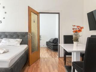 Stylish 2-BR Apartment in Vienna's Simmering Area - Wenen - 1