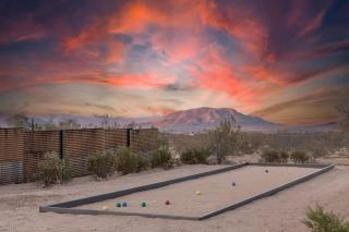 Dagger Tree Oasis l Integratron 5Bed and Cowboy Pool - 5