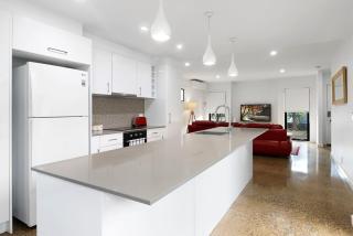 Raven West House I Corporate or Holiday - Geelong West - 4