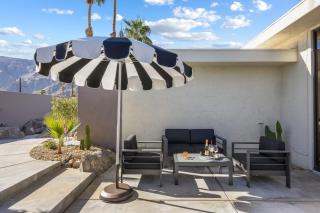 Private Pool & Mountain Views! - Palm Springs - 3