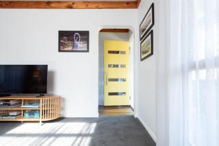 Thrower Cottage: Gateway to the Cataract Gorge - 5