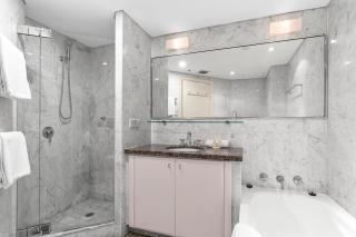 2302 Gloucester Self-Catering - Sidney - 8