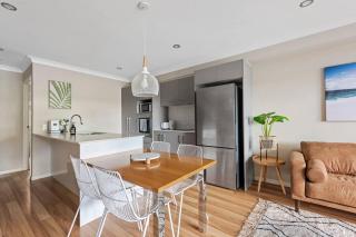 Convenient + Spacious! 3Bed/2.5Bath/1Car~Townhouse - Brisbane - 6