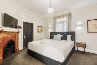 Sanlor Suite 2 - Luxury, Comfort & Style - Orange - 2