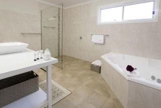 Brookfield Guest House - Myrrhee - 7