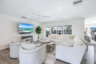 Beach Life! Close To Vanderbilt Beach! & ON THE WATER, Private Oasis - 5