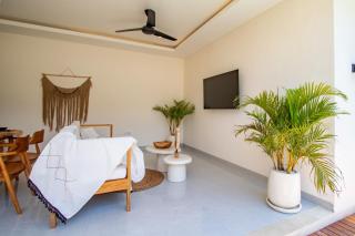 Brand New Villa - BEST Location Near City Center and Beach! - Kerobokan - 4