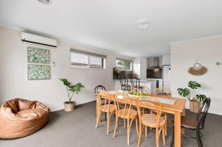 West Addis I Longer Stays Welcome - Geelong West - 5
