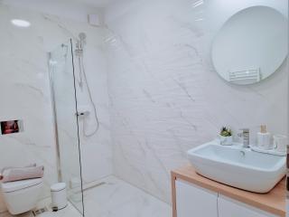 Forum Luxury Apartment - 5