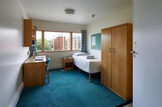 UCL Frances Gardner House - London - 8