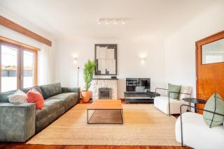 JOIVY Exceptional villa with parking - Cascais - 2