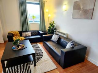 Home2Home 2 bedroom & 2 bathroom central Apartment with FREE PARKING near University and Hospital - Sheffield - 0