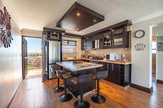 Luxury 3 bedroom Duplex Penthouse with communal swimming pool - 6