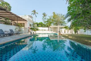 Grand 5BR Pool Villa Sea la Vie - 1