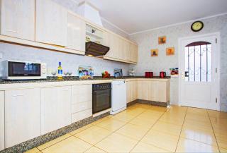 Exceptional 3 bedroom Villa Adsey -short walk to town - by Lanzarote Leisure Villas - Puerto del Carmen - 5