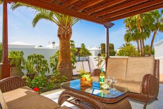Exceptional 3 bedroom Villa Adsey -short walk to town - by Lanzarote Leisure Villas - Puerto del Carmen - 8