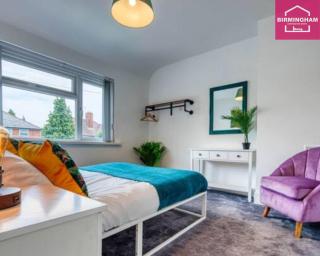B24 Stunning Contractor House with 3 bedrooms, drive for 2 vehicles & smoking area in garden - 6