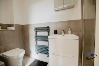 Contemporary flat, Derngate, sleeps 4, very central - Northampton - 3