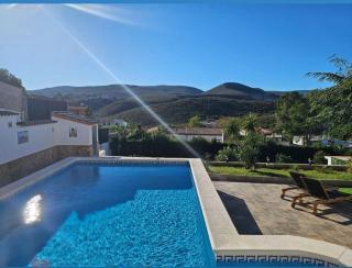 Chalet con piscina, barbacoa y jacuzzi en Valencia - Turís - 2