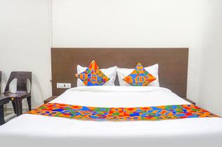 FabHotel Om Sai I - 4