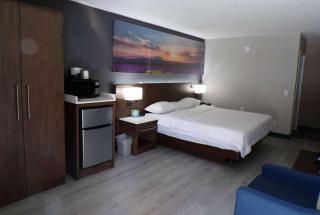 Luxor Inn & Suites, a Travelodge by Wyndham - Elkins - 2