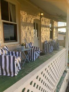 “Charlie Bates Cottage” - Penneshaw - 2