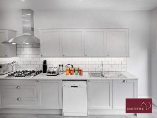 Thames Ditton 4 Bedroom Detached House - Thames Ditton - 5