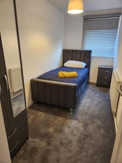 3 Bedroom House - City Centre - Birmingham - 2