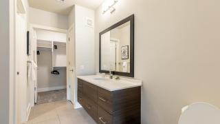 Landing Modern Apartment with Amazing Amenities (ID8697X88) - 3