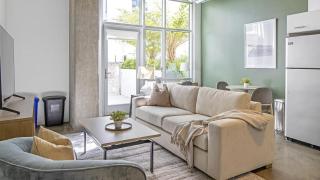 Landing Modern Apartment with Amazing Amenities (ID8773X41) - 9