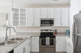 Landing Modern Apartment with Amazing Amenities (ID7435X07) - 2