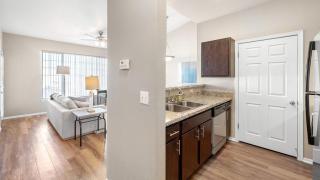 Landing Modern Apartment with Amazing Amenities (ID8005X72) - 8