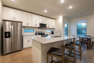 Landing Modern Apartment with Amazing Amenities (ID8767) - 3