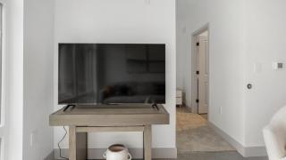 Landing Modern Apartment with Amazing Amenities (ID1791X18) - Richmond - 8