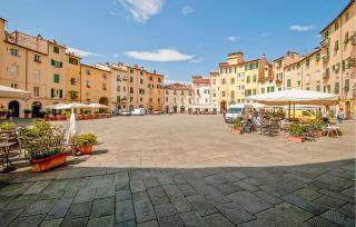 Cozy Apartment In Lucca With Kitchen - 8