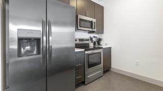 Landing Modern Apartment with Amazing Amenities (ID1791X17) - Richmond - 9