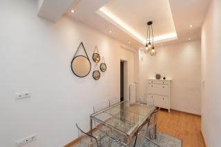 Modern Family Apartment w/Balcony near Acropolis - Athens - 3