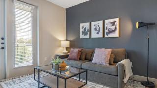Landing Modern Apartment with Amazing Amenities (ID8282X55) - 0