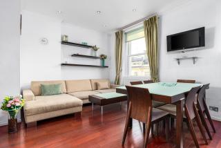 Bright & Spacious 2-Bedroom Apartment in Paddington HydePark Central London - 5
