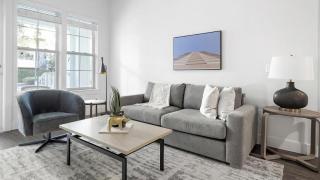 Landing Modern Apartment with Amazing Amenities (ID1384X699) - 0