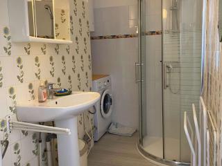 Coquet Studio Climatisé avec Balcon et Wi-Fi près du Parc à Balaruc-les-Bains - FR-1-553-242 - 4