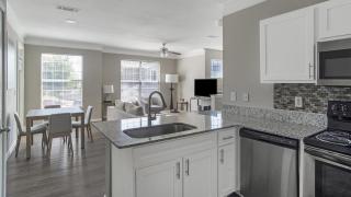 Landing Modern Apartment with Amazing Amenities (ID8629X70) - 6