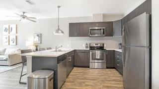 Landing Modern Apartment with Amazing Amenities (ID1004X503) - 7